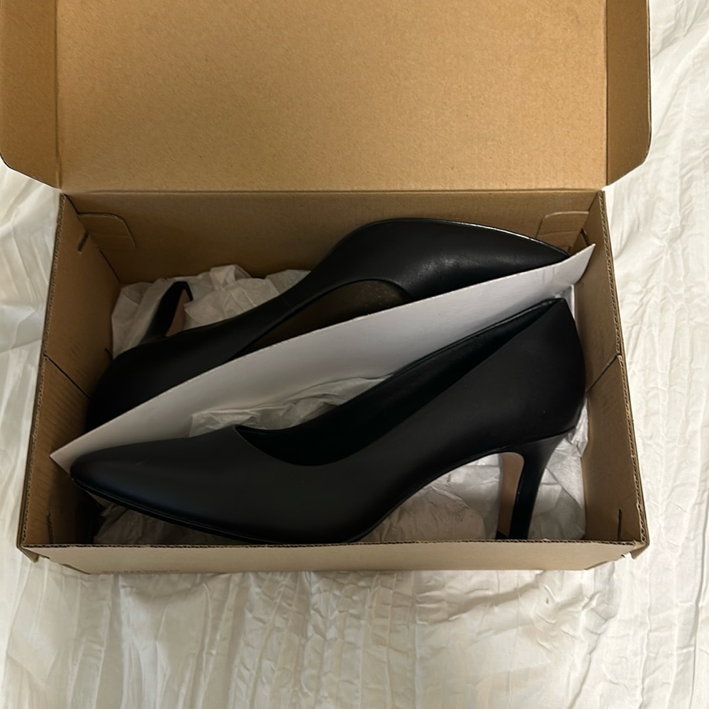 Collection by Clark’s, black pumps, W size:9 only worn twice